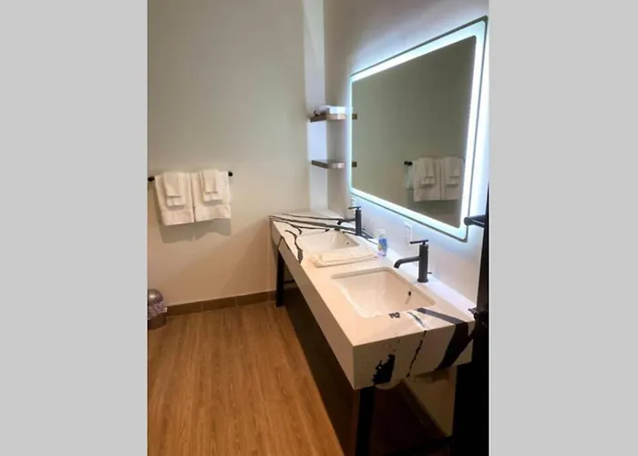 3e-*new* 5 Min To Upmc Shadyside, Sleeps 4 Pittsburgh
